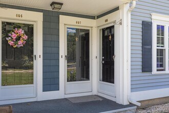 608 Springbrook Cir in Portsmouth, NH - Building Photo - Building Photo