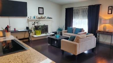 29326 32nd Pl S in Auburn, WA - Foto de edificio - Building Photo