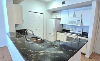 1000 Scotia Dr in Hypoluxo, FL - Building Photo