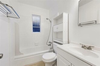 121 Fairview St in Decatur, GA - Building Photo - Building Photo