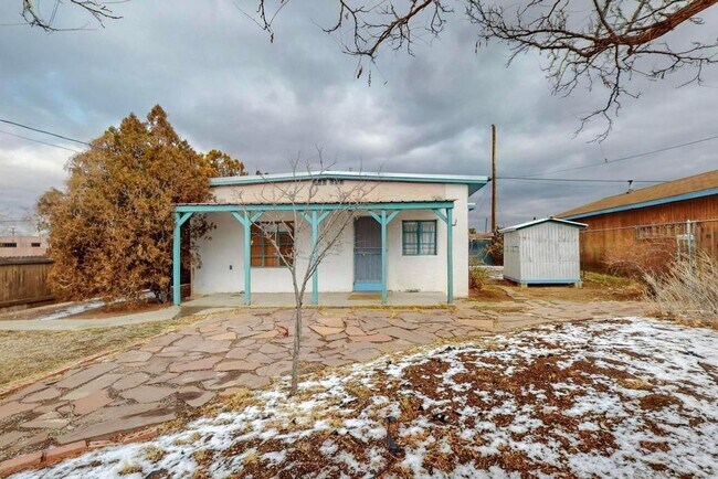 3812 Los Tomases Dr NW in Albuquerque, NM - Building Photo - Building Photo