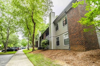 Hanover Court Apartments in Asheboro, NC - Building Photo - Building Photo