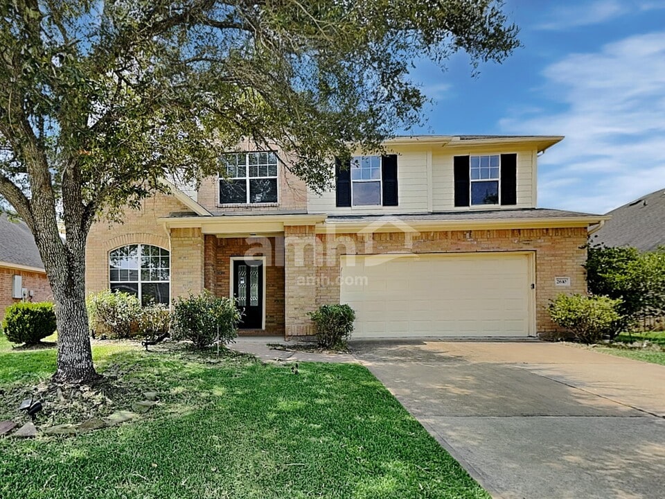 2610 Dawn River Ln in Pearland, TX - Building Photo