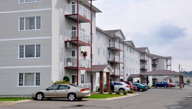 Woodbury Place in Fredericton, NB - Building Photo - Building Photo