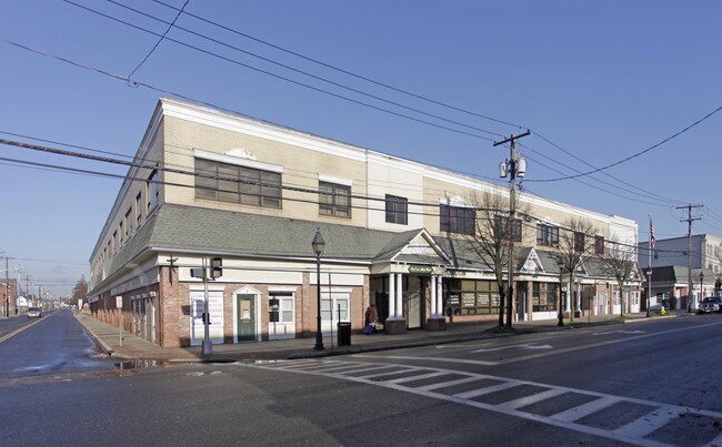 Bayshore Professional Plaza in Bay Shore, NY - Building Photo - Building Photo