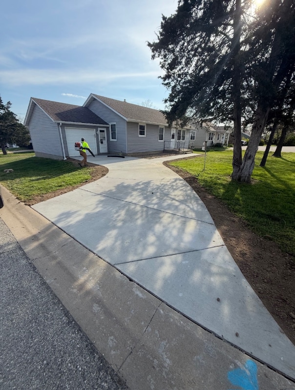 814 E Veterans Memorial Pkwy in Warrenton, MO - Building Photo - Building Photo