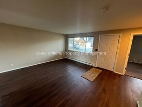 1202 E Gilbert Ave in Coeur d'Alene, ID - Building Photo - Building Photo