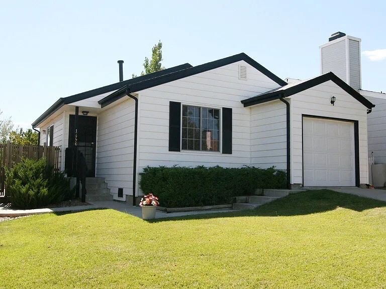 17707 E Cornell Dr in Aurora, CO - Building Photo