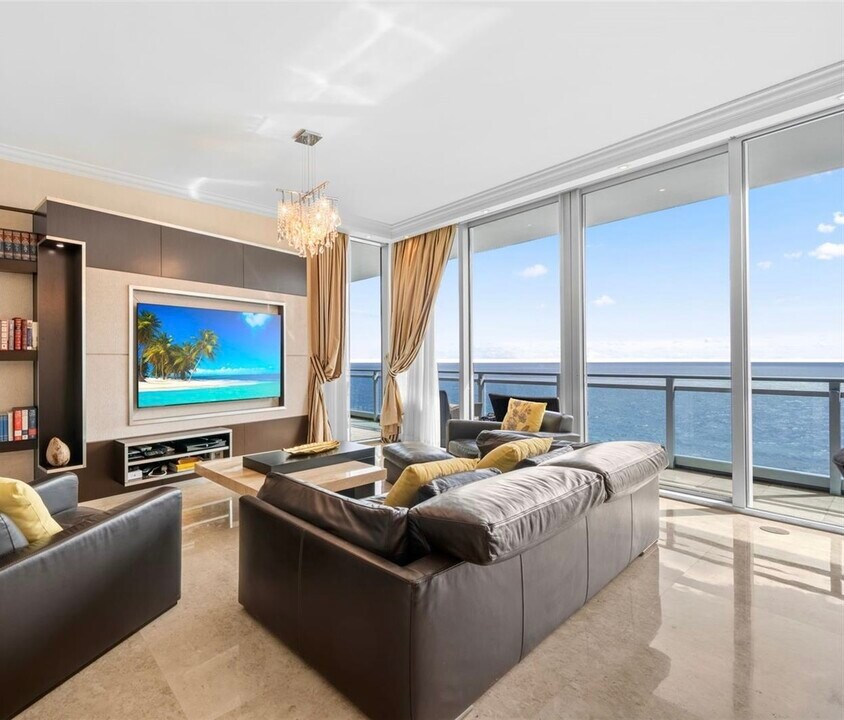 10295 Collins Ave, Unit 1605 in Bal Harbour, FL - Foto de edificio