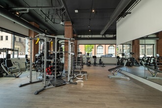 11th and Spruce in St. Louis, MO - Building Photo - Interior Photo