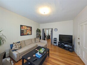 11 Porter St, Unit #3 in Somerville, MA - Building Photo - Building Photo