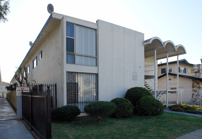 616 S Myrtle Ave in Inglewood, CA - Building Photo - Building Photo