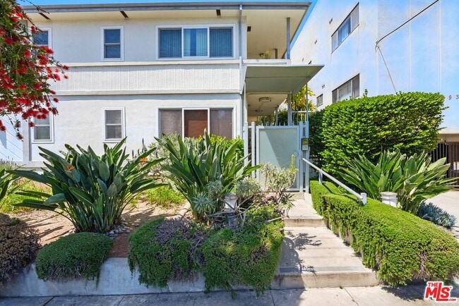 1929 Tamarind Ave in Los Angeles, CA - Building Photo - Building Photo