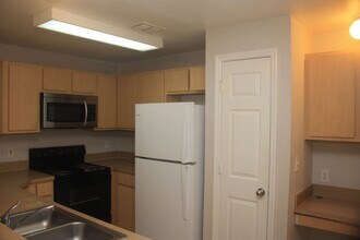 1985 Erving Cir in Ocoee, FL - Building Photo - Building Photo
