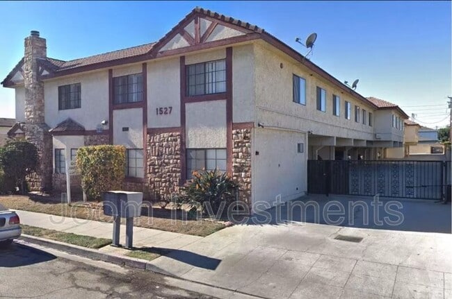 property at 1527 S Palm Ave