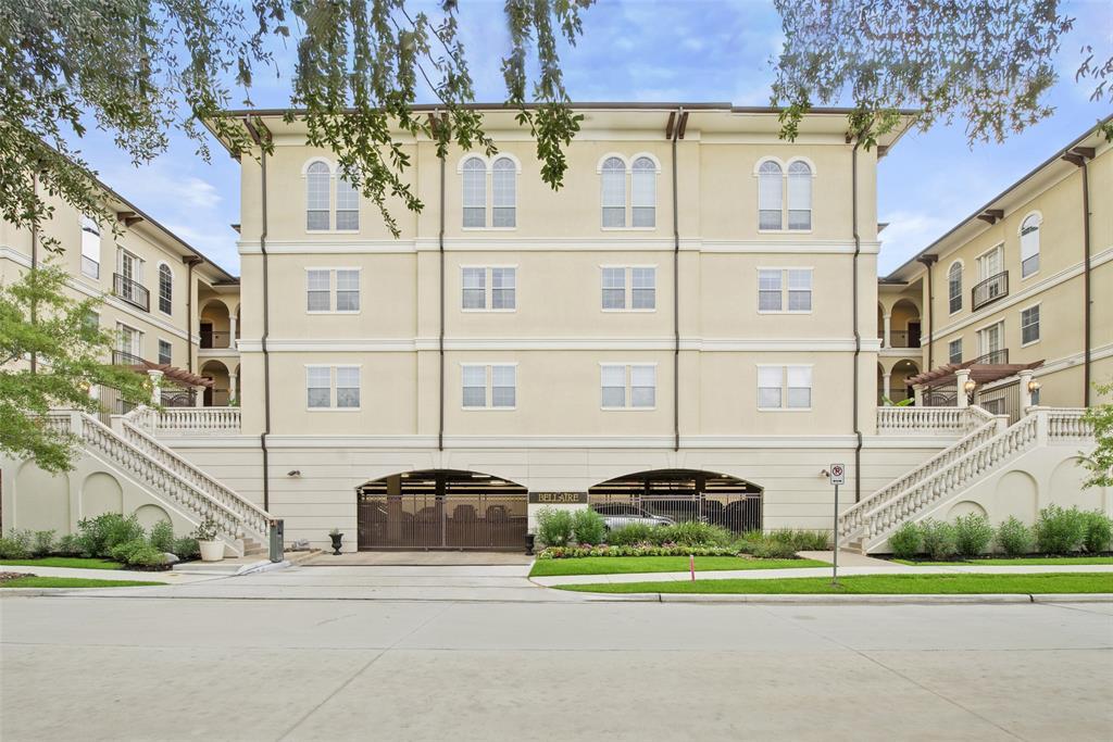 7134 Mapleridge St in Houston, TX - Building Photo