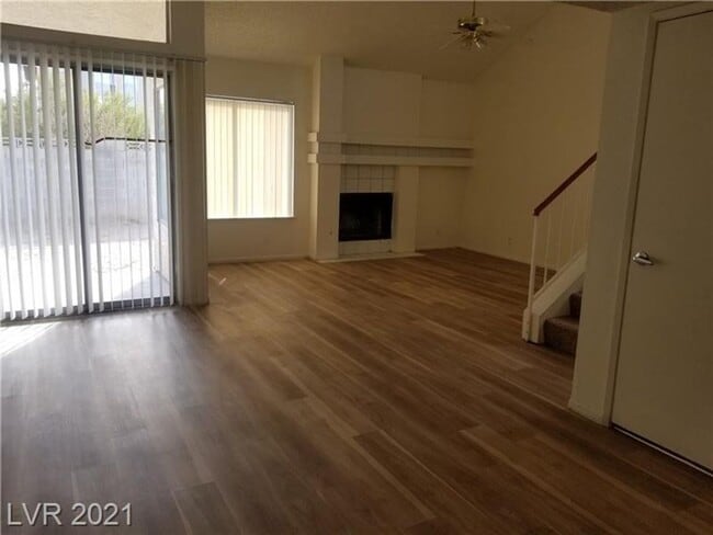 4401 W Bristol Manor Dr in Las Vegas, NV - Building Photo - Building Photo