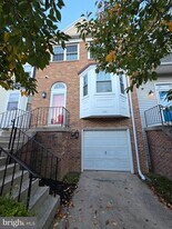 4281 Sleepy Lake Dr, Unit 20856 in Fairfax, VA - Building Photo