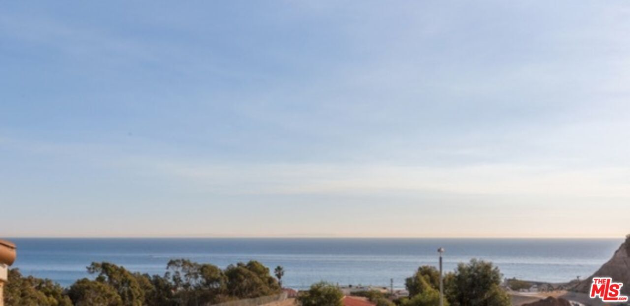 23916 De Ville Way in Malibu, CA - Building Photo