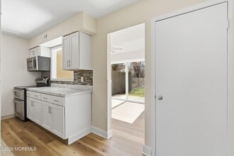 40 Greenwood Loop Rd in Brick, NJ - Building Photo - Building Photo