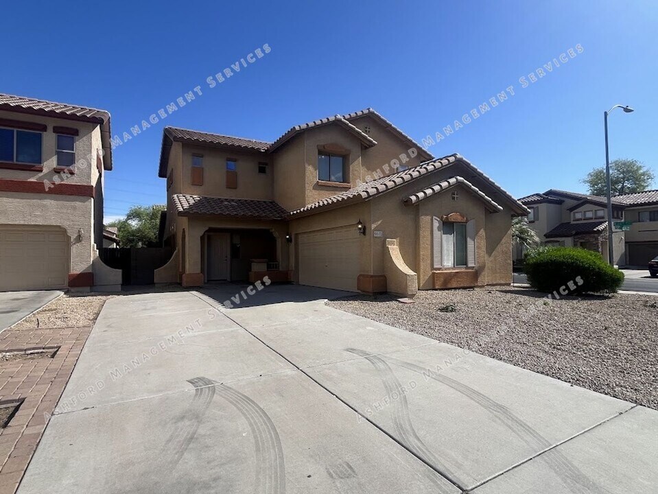 6602 W Desert Hills Dr in Glendale, AZ - Foto de edificio