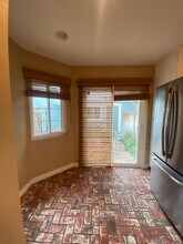 700 E Lake Dr in Orange, CA - Foto de edificio - Building Photo