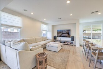 5404 Avent Ferry St in Las Vegas, NV - Building Photo - Building Photo