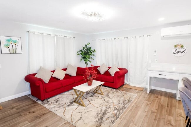 1063-67 Gillespie Dr, Unit SI FL1-ID1471806P