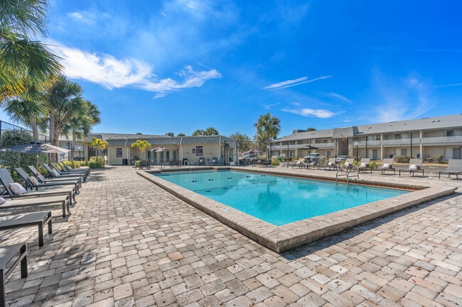 Stella West in Orlando, FL - Foto de edificio - Building Photo