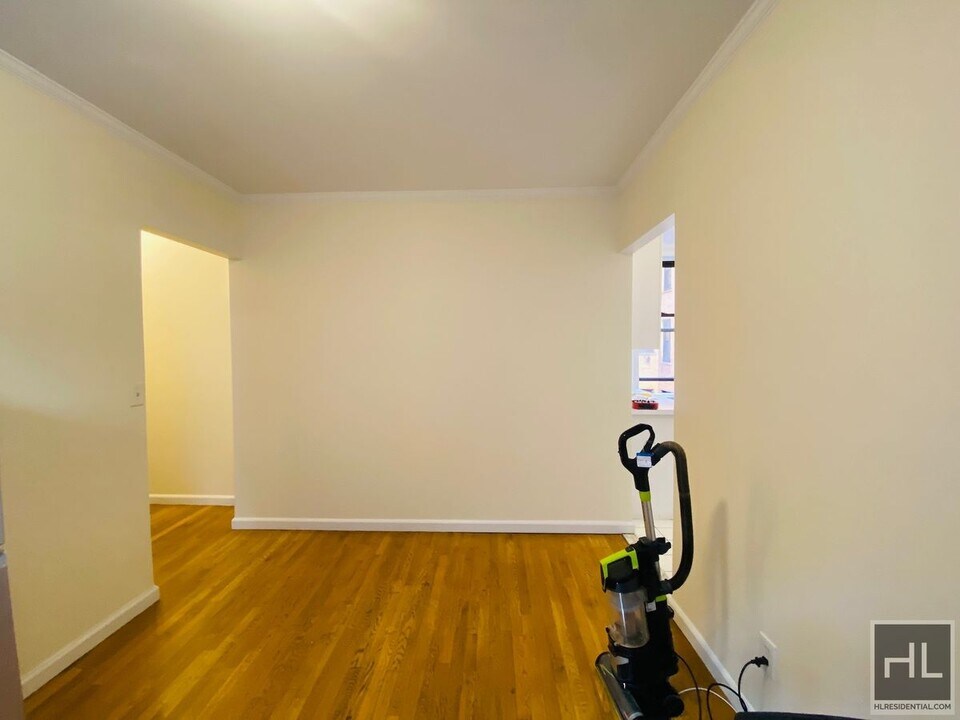 WEST 45 STREET in New York, NY - Building Photo