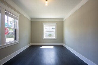 7437 N Saint Louis Ave in Portland, OR - Building Photo - Building Photo