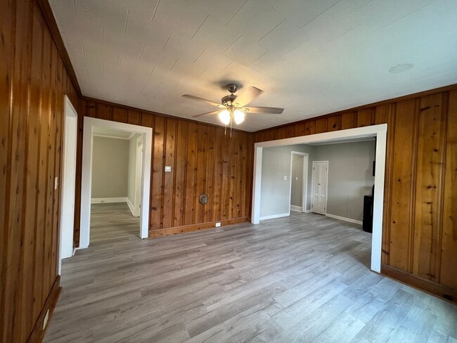 111 E Maryland Ave in Bessemer City, NC - Building Photo - Building Photo