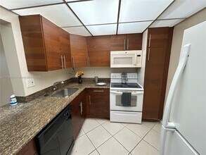4354 NW 9th Ave in Deerfield Beach, FL - Building Photo - Building Photo