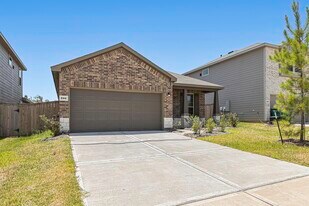 240 Seven Pnes Dr in Willis, TX - Building Photo
