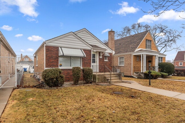 5251 S Hamlin Ave in Chicago, IL - Foto de edificio - Building Photo