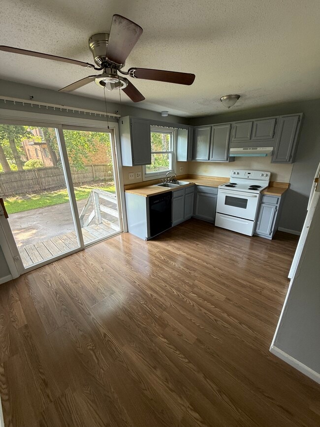 152 Walnut St, Unit 154