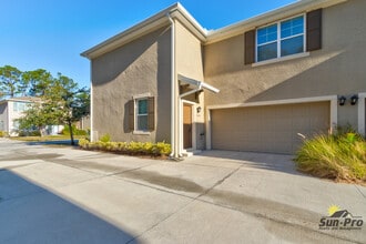 1660 Pham Dr in Port Orange, FL - Foto de edificio - Building Photo