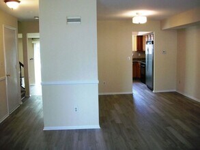 348 Cotswold Pl in Franklin Township, NJ - Building Photo - Building Photo