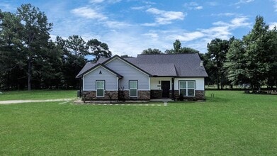 1924 Stringtown Rd in Shepherd, TX - Building Photo - Building Photo