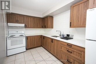 4227 Dundas St W in Toronto, ON - Building Photo - Building Photo