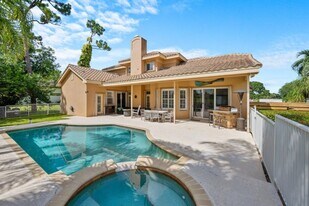 8738 Marlamoor Ln in West Palm Beach, FL - Building Photo