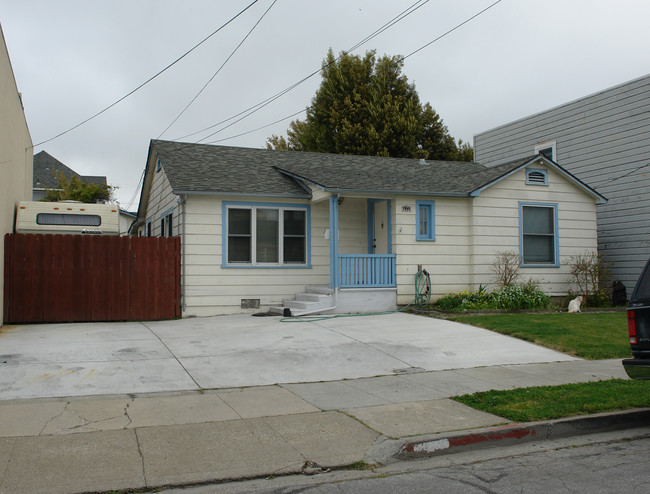 945 Easton Ave in San Bruno, CA - Building Photo - Building Photo