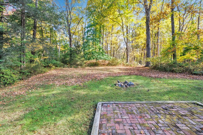 90 John Read Rd in Redding, CT - Building Photo - Building Photo