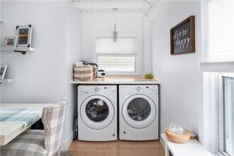 22 Dearborn St in Newport, RI - Foto de edificio - Building Photo