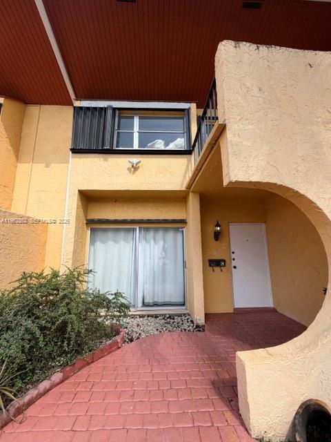 13725 SW 84th St in Miami, FL - Building Photo