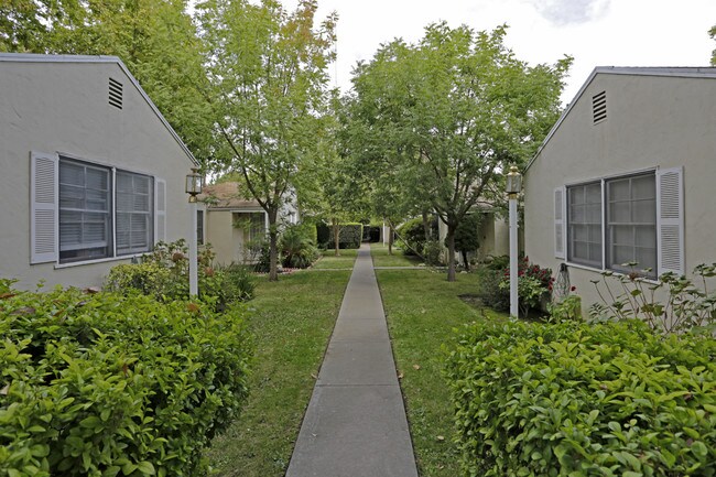 2217-2219 T St in Sacramento, CA - Building Photo - Building Photo