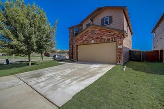 6800 Sunderland Trail in Austin, TX - Foto de edificio - Building Photo