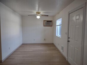 120 Sunny Ln in Sutherlin, OR - Building Photo - Building Photo