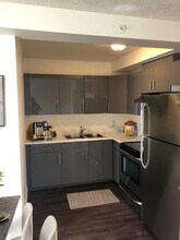 570-570 King St W in Hamilton, ON - Building Photo - Building Photo