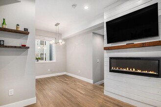 5075 W 38th Ave in Denver, CO - Building Photo - Building Photo